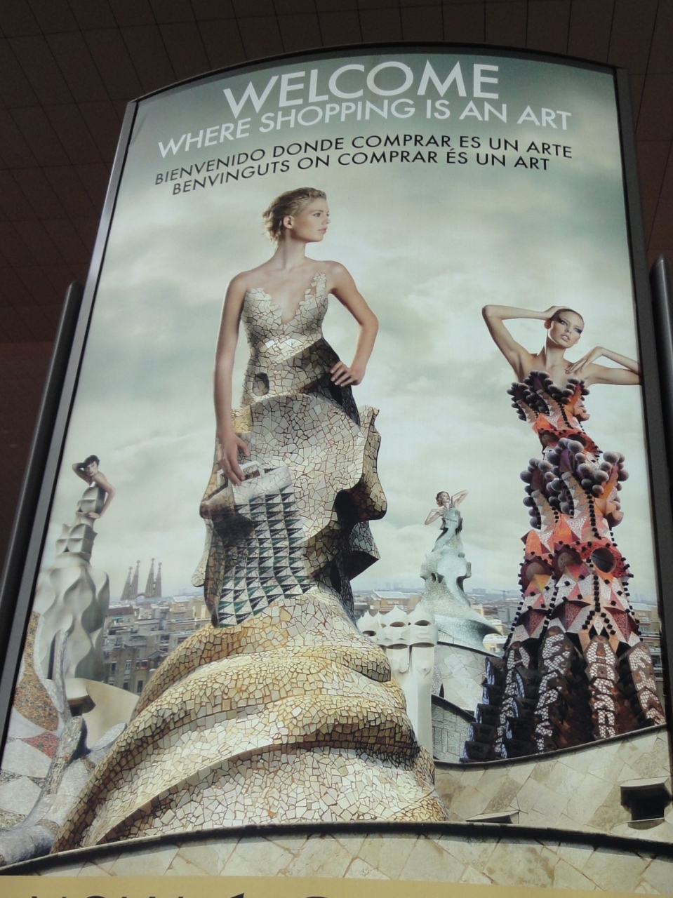 初めてのバルセロナ 1(イタリア・スペイン・ポルトガル・オランダ 12日間の旅 7-1)Barcelona着、ちょっと怪しい美女がお出迎え!