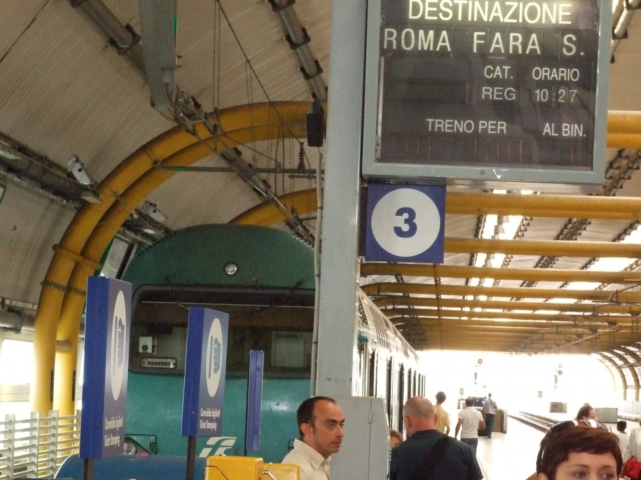 フィウミチーノ空港からローマ市内までの交通手段 ローマ イタリア の旅行記 ブログ By 釈安住さん フォートラベル