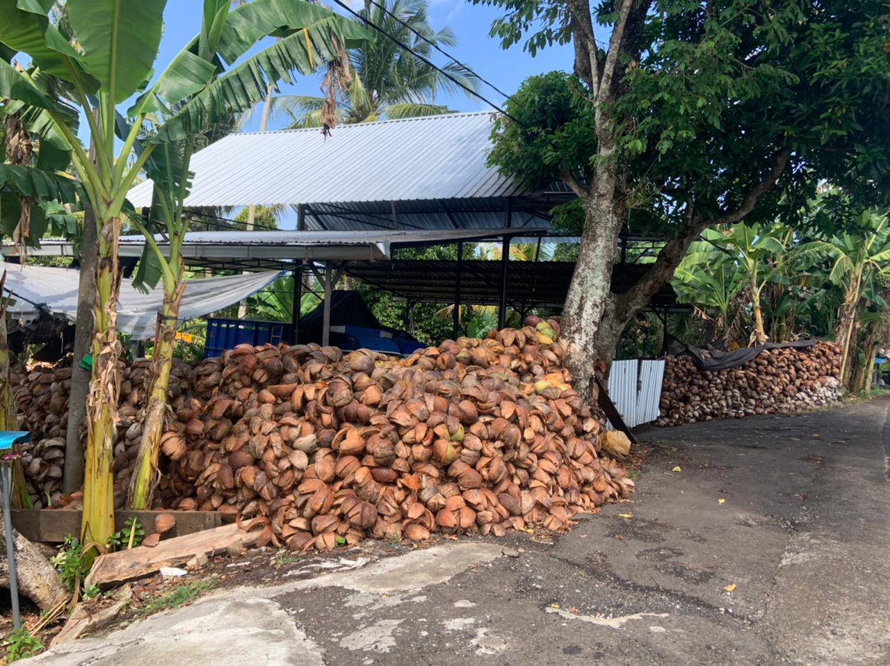 ヤシの実燃料屋さん バリ島 インドネシア の旅行記 ブログ By Karisma Bali Tourさん フォートラベル ヤシの実燃料屋さん バリ島 インドネシア の旅行記 ブログ By Karisma Bali Tourさん フォートラベル
