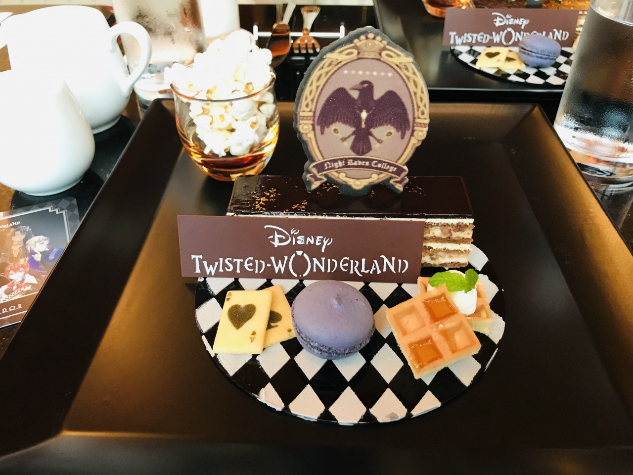 ツイステッドワンダーランドのケーキセットとディズニーランドホテル そしてディズニーランド 東京ディズニーリゾート 千葉県 の旅行記 ブログ By あさたろーさん フォートラベル ツイステッドワンダーランドのケーキセットとディズニーランドホテル そしてディズニーランド 東京ディズニーリゾート 千葉県 の旅行記 ブログ By あさたろーさん フォートラベル