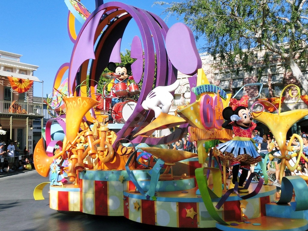 60周年 ディズニーランド リゾート Vol 6 Wパークでwパレード キャラグリ三昧 アナハイム アメリカ の旅行記 ブログ By Windyさん フォートラベル