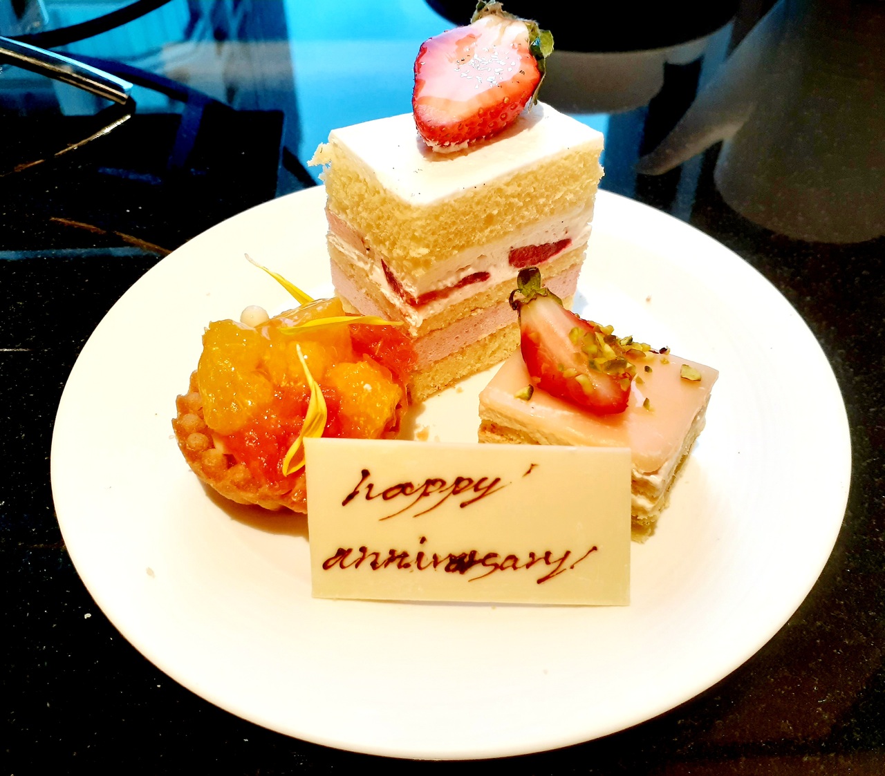 大阪 インターコンチネンタルさんのコーナースイートに泊まる クリスマス女子旅 アフタヌーンティー編 キタ 大阪駅 梅田 大阪 の旅行記 ブログ By カフェこさん フォートラベル