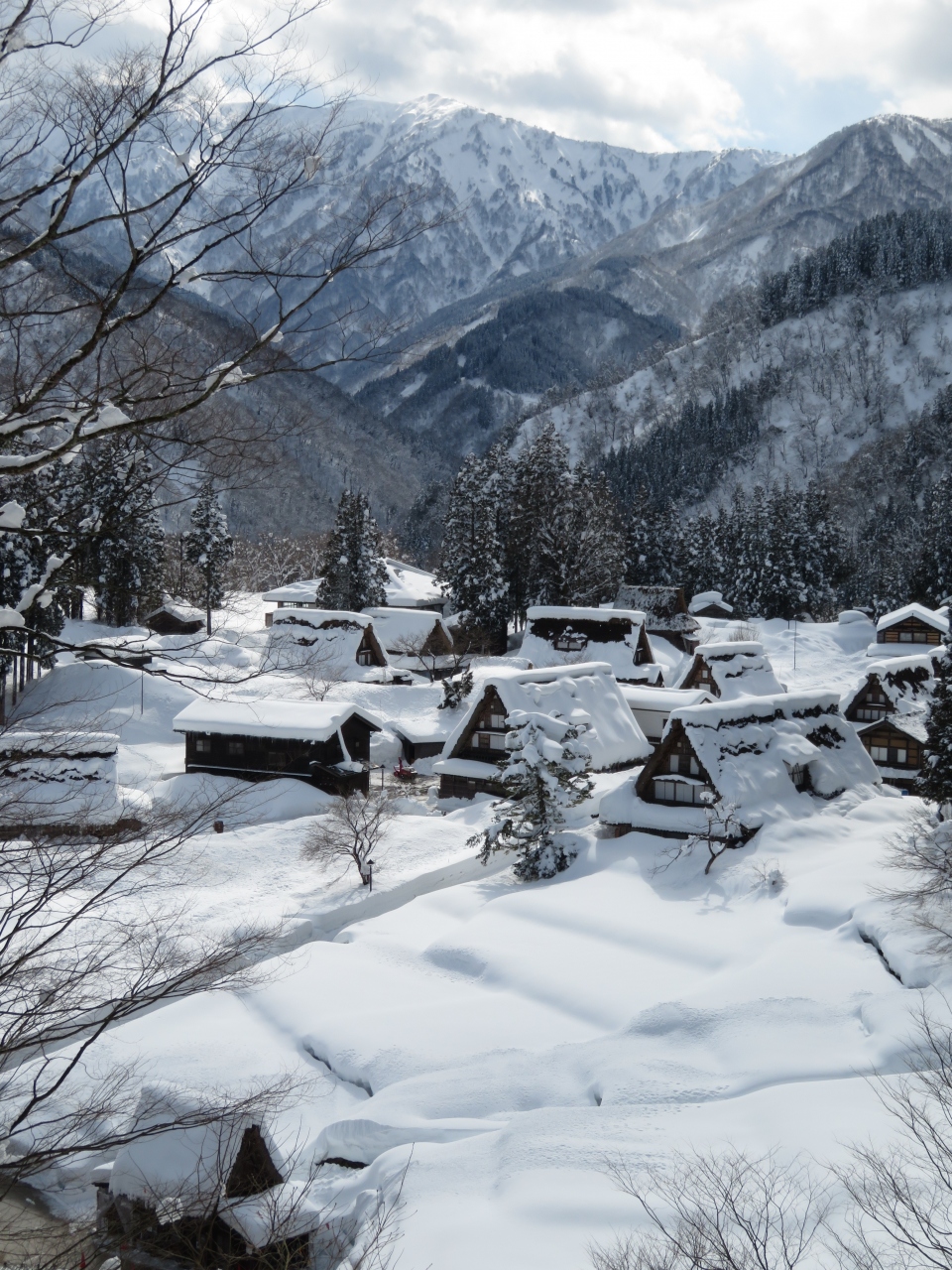 豪雪の白川郷 そして世界遺産バスに乗ってさらに雪深い五箇山へ 五箇山周辺 富山県 の旅行記 ブログ By りんさん フォートラベル 豪雪の白川郷 そして世界遺産バスに乗ってさらに雪深い五箇山へ 五箇山周辺 富山県 の旅行記 ブログ By りんさん フォートラベル