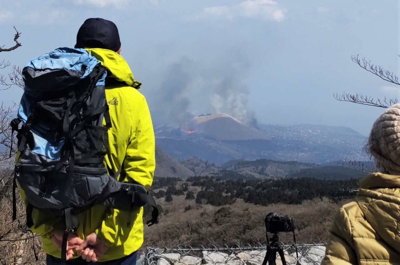 近所なのに初めて見た 大室山の山焼き グレタに見つかるな 伊豆高原 静岡県 の旅行記 ブログ By ほいみさん フォートラベル
