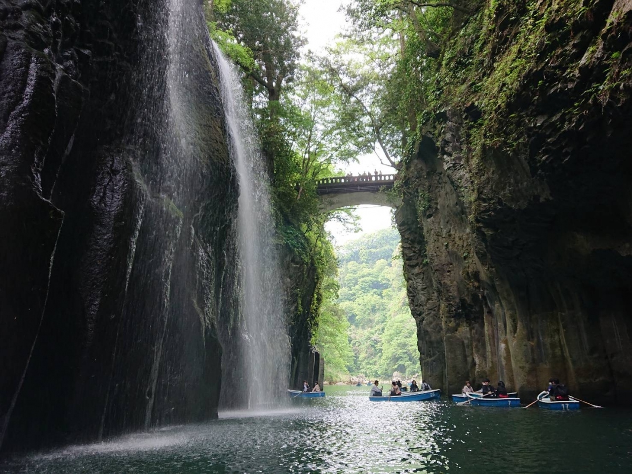 高千穂峡遊覧ボート 高千穂峡と真名井の滝の絶景堪能 高千穂峡 真名井の滝 二上神社 草部吉見神社 高千穂 五ヶ瀬 宮崎県 の旅行記 ブログ By アラビアンナイトさん フォートラベル