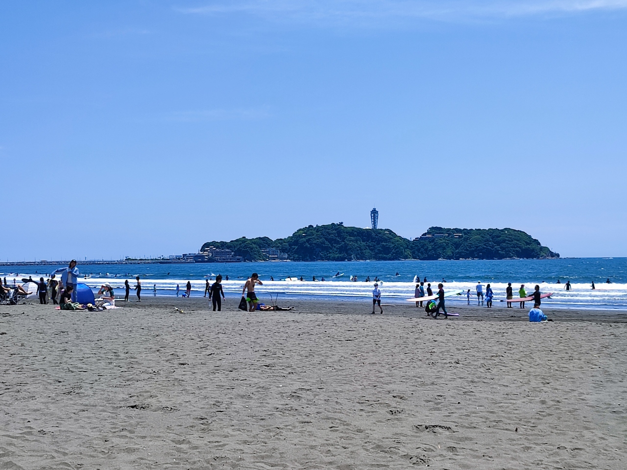 鵠沼海岸 湘南の夏が始まった サーフィン 江の島 砂浜を見て楽しむ 藤沢 江ノ島 神奈川県 の旅行記 ブログ By ちふさん フォートラベル