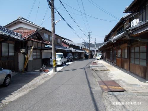 青山高原の風車と「菅笠日記」の阿保宿/三重県・青山町