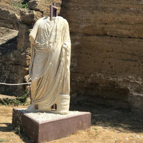 ローマ時代の首を差し替えることができる像