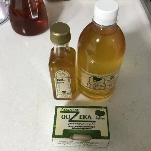 アルガンオイル <br />500ml 700DH→9400円の極悪レート><DHで払った方がいい<br />食用 100ml 150DH<br />クレカ不可<br />石鹸はおまけ<br />値切り不可