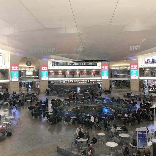 空港内
