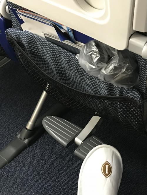 ほとんど役に立たないフットレスト<br />そこの角度じゃないんだな・・・