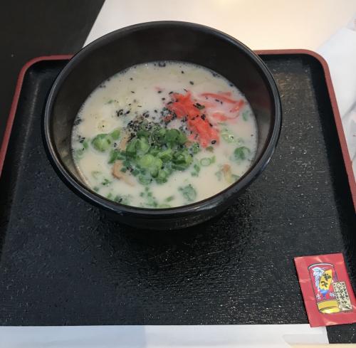 5サテのスイートラウンジ<br /><br />とんこつラーメンぶっひー