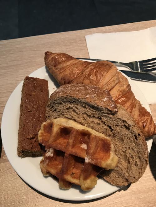 こっちのベルギーワッフルはフニフニ<br />味は美味しかったけどね