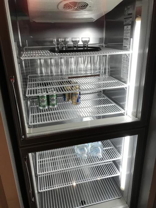 ちょうどカンタス便の時間で品切れだらけ