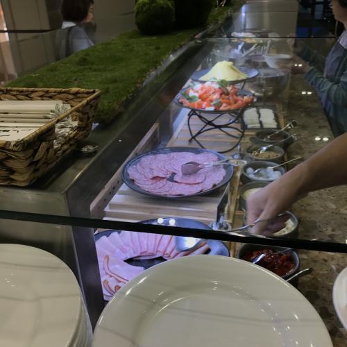 朝食
