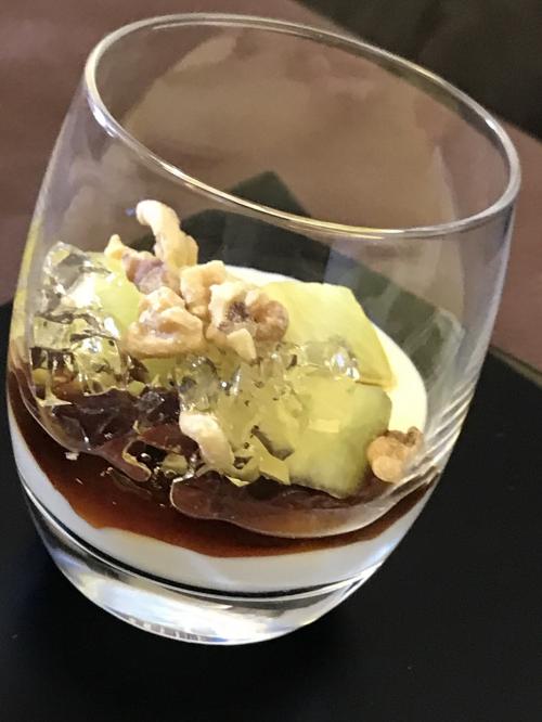 〈虎 白〉 メロン ラム酒のソース ラム酒ゼリー 黒糖寄せ 焼くるみ