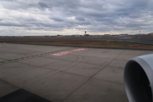 ここも何回か過去に来ていますが、とても広い空港でした