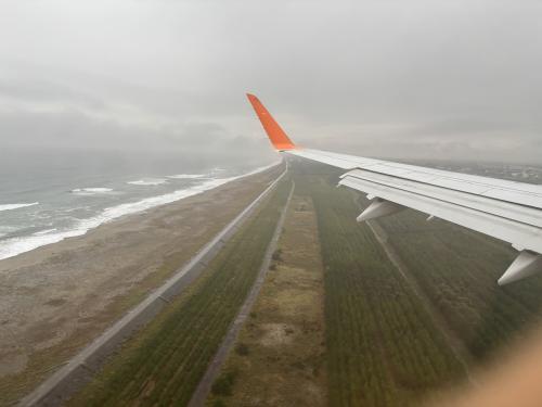 仙台空港は海からのアプローチです。