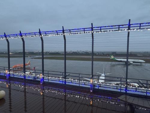 展望デッキでお見送り。