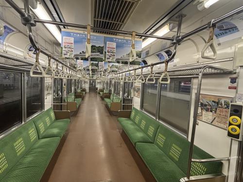 車内はありがとう広告と新型車のデビュー広告になっていました。