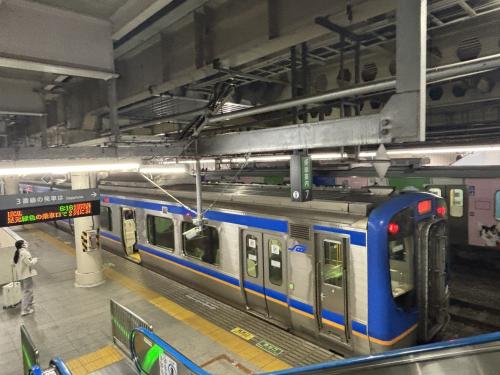 仙台空港行きの列車へ。