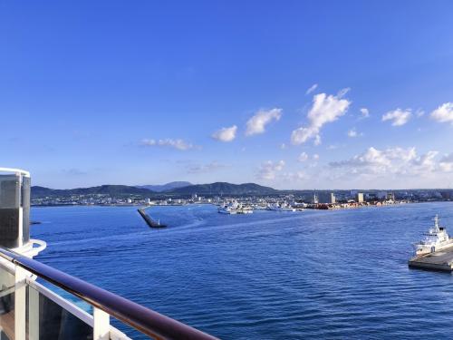 ２日目、石垣島に到着<br />お天気いいわ～～<br />１１月なのに、暑い