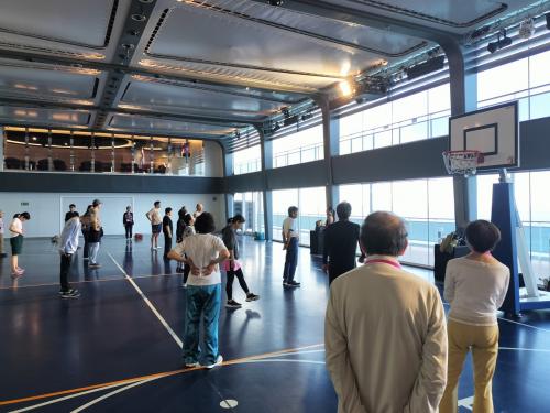 今朝は朝食前のヨガと食後のエアロビクスに参加