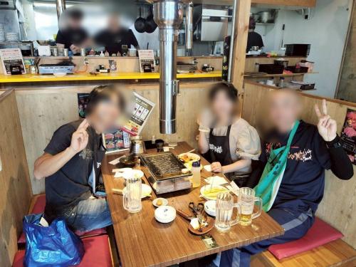 おいしいお肉でした。<br />長男とも久しぶりに会えた～なんせコロナ過はずっと会ってないからね。<br />長男はよく行くお店らしくて店長さんとも顔なじみで<br />なんだかそういう姿が観れてうれしい