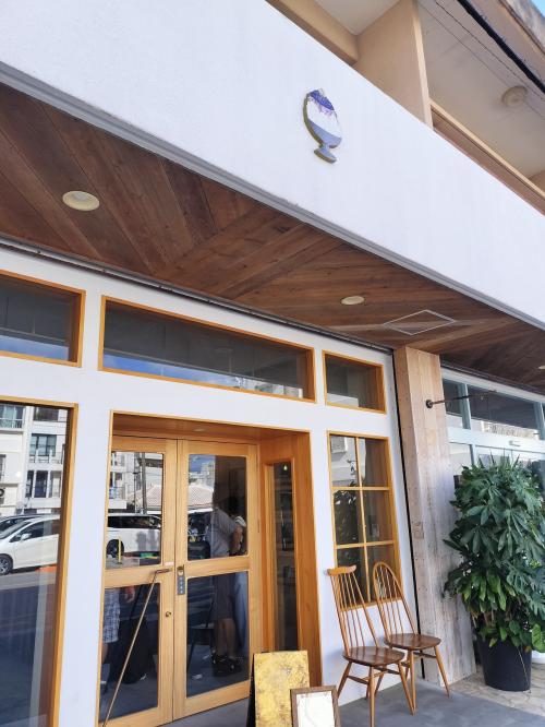 食後は、私がチェックしていたかき氷店Hinata cafe Ishigakiへ
