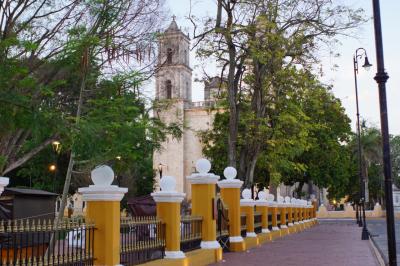 その先には、『Iglesia　de　San　Servacio』カトリック教会