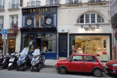サントノーレを東へ<br /><br />Tosca Blu<br />209 rue St Honoré, Paris, 75001
