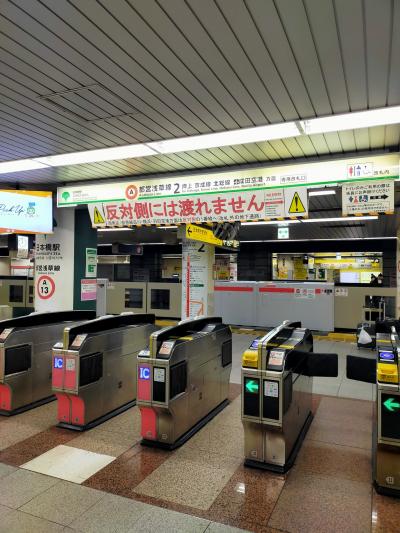 思考停止でグーグルマップに言われるまま都営浅草線に乗り継いで成田に向かいます。地下鉄に乗り換えるってのが今ひとつしっくりこないけど、
