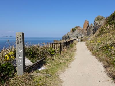 県境を越えて最初に立ち寄ったのが「立神岩」。玄界灘に面した景勝地です。