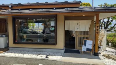 徒歩圏内に蕎麦屋と美術館があります。
美術館の半券があれば蕎麦の割引が受けられると書いてありました。

美術館には食事後に行きました。
写真はありません。