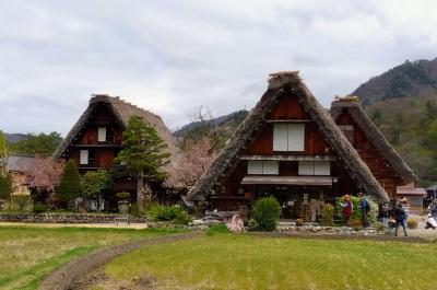 合掌造りの集落をブラブラ<br />日本の原風景を感じながら・・・