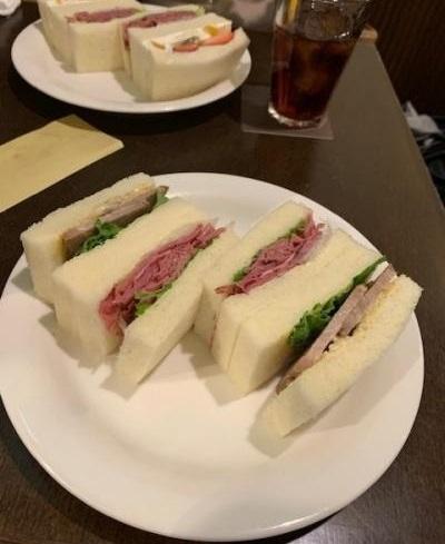 ｢さらえ｣のサンドイッチ。とても大きくてランチとしては満腹になります、きっと。名物は“たらば蟹サンド”ですが、12時にはすでに売り切れでした。とても美味しくいただきました。