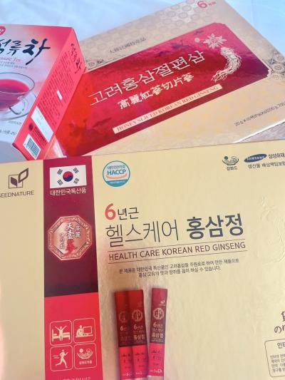 韓国2日目、初日は22時半に金浦空港に到着した為、実質3日目の朝。<br /><br />昨日買った高麗人参の濃厚ドリンク。<br /><br />韓国ドラマでもよく出てくるこれ。このメーカーのは他のより高かったけど、よく効く？！と信じて？！購入^ ^！<br /><br />一つのパッケージにエキスの容量は沢山は入っていないけど、とにかく濃厚！このあと続くハワイ旅行のお供にもしました。<br />