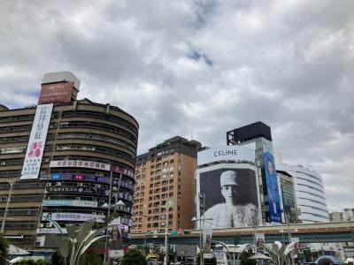 MRT板南線<br />忠孝復興駅<br />やっぱり台北は大都会やわ