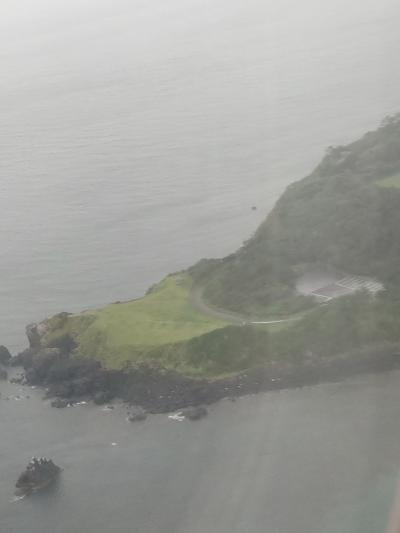 晴れていたらきっとフライトもきれいな景色だと思う。まだ梅雨だなと