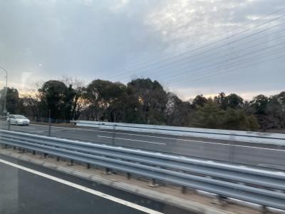 　リムジンバスは成田空港は第3第2ターミナルから到着し第1ターミナルは最後に到着。1時間10分後の7時前にはサクッと到着。