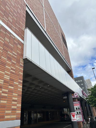 札幌駅からの道を１本間違えて大回りして到着…