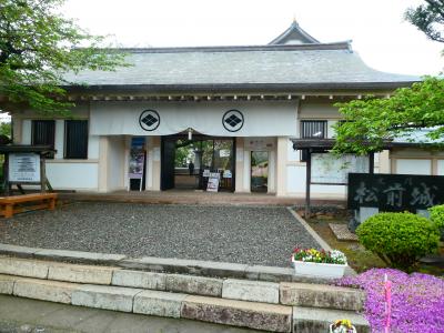 松前城に入城です。<br />松前藩屋敷との共通券で620円です。<br />