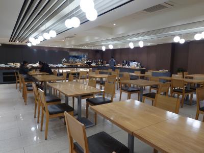 地下の朝食会場