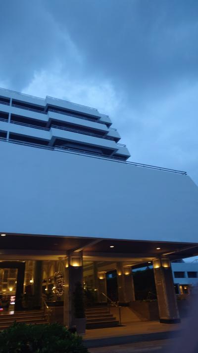 ホテル上空。