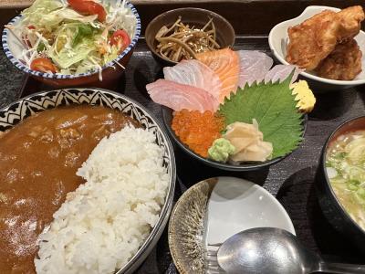 【お昼を食べに参る】<br /><br />先日は、大阪王将入ったし、その前は牛野屋で牛丼食ったし...どうしようかなぁぁ～この辺りには、なぎや、シャカリキ、ラーメン亭等色々あるが...ここに来ないと食べられないお店はどこかなぁぁ....<br /><br />結局、いつもの...「酒の店」に来てしまった...<br /><br />この店は、昼間なのに「お化けが出そうな雰囲気」...一見、入るのに躊躇しそうな....暗さ、老朽化、哀愁を漂わせた...しかも30年ぐらい前にタイムスリップしたような感じの、真っ暗なビルの地下にある...<br /><br />それでも、私は...なんか惹かれるんだよなぁぁぁ...ここ。私が初めて海外に出た当時、アジアには、こんな感じの日本料理屋ばかりだった（訳ありの板さんが現地の女性と結婚されて、静かにひっそりそこで小さな日本料理屋をやっている様な...）