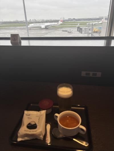 羽田空港第一ターミナル　JAL国内線ダイヤモンド プレミア ラウンジ
