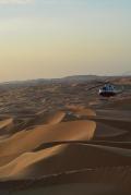 石油が湧く街：アブダビの流浪の大砂漠（QASR AL SARAB～カスール・アル・サラブ・デザート・リゾート前）