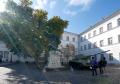 2019.10ハンガリー・ウイーン旅行14-軍事歴史博物館前の展示，Baltazarで昼食，王宮，丘を下る