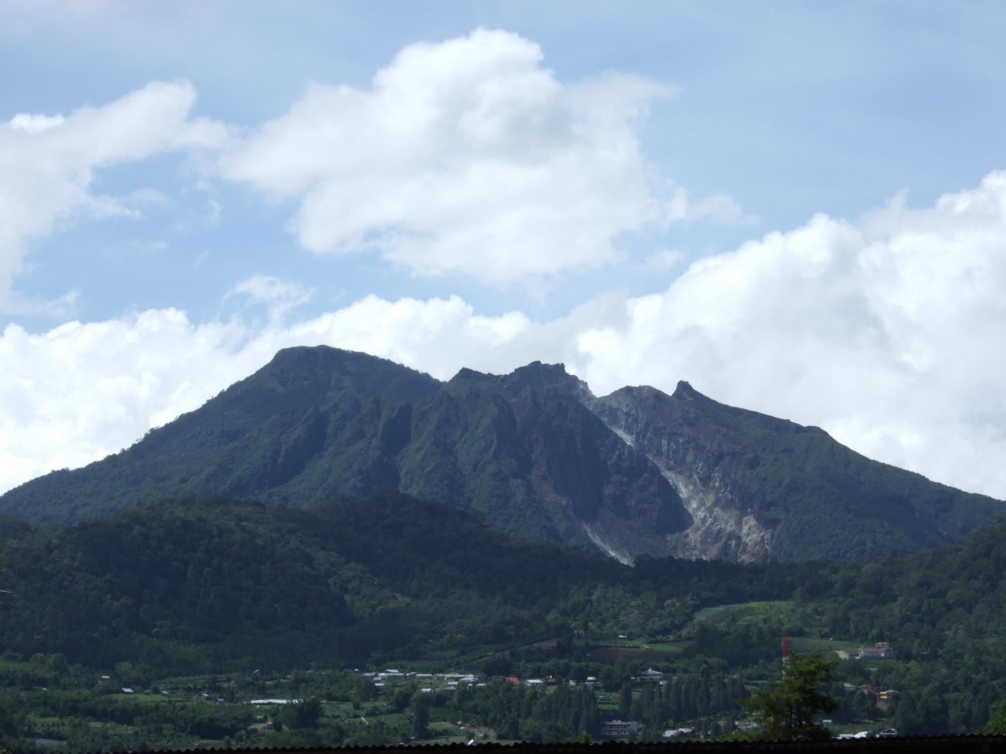 スマトラ 火山に登り 温泉も ブラスタギ スマトラ島 インドネシア の旅行記 ブログ By Azianokazeさん フォートラベル