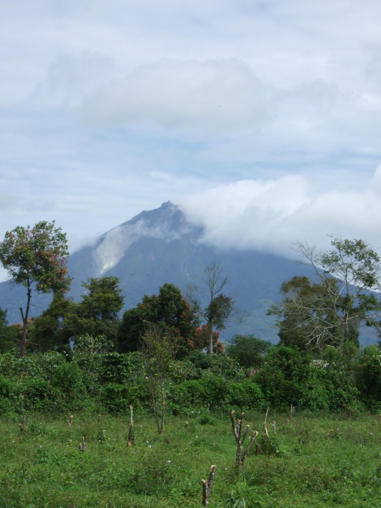 スマトラ 最終編 トバ湖も見えます シピソピソの滝 スマトラ島 インドネシア の旅行記 ブログ By Azianokazeさん フォートラベル